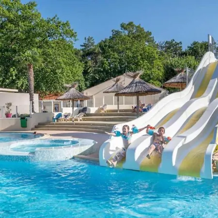 Chalet 4 Etoiles - Piscine - Eecceh